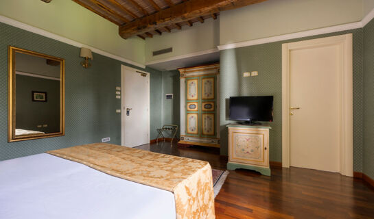 RELAIS PARCO DEI CAVALIERI (B&B) Petrignano di Assisi (PG)