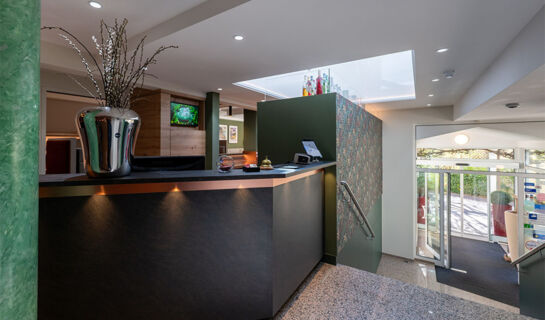 HOTEL AZENBERG (B&B) Stuttgart