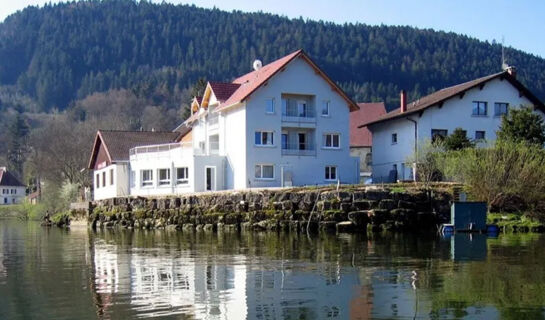 HÔTEL RESTAURANT LES CYGNES Villers-le-Lac