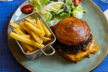 HÔTEL LE FER À CHEVAL Yenne